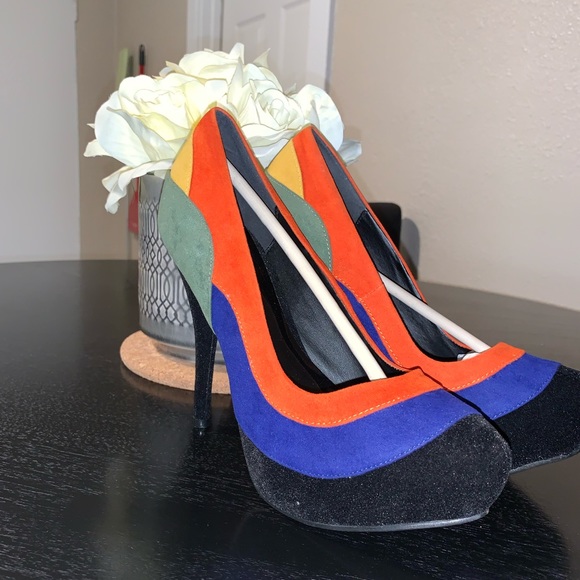 Cute multicolored pumps!! - Picture 2 of 2